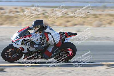 media/Jan-10-2025-CVMA Friday Practice (Fri) [[489e0da257]]/Group 4 and Trackday/Session 2 (Turn 4 Inside)/